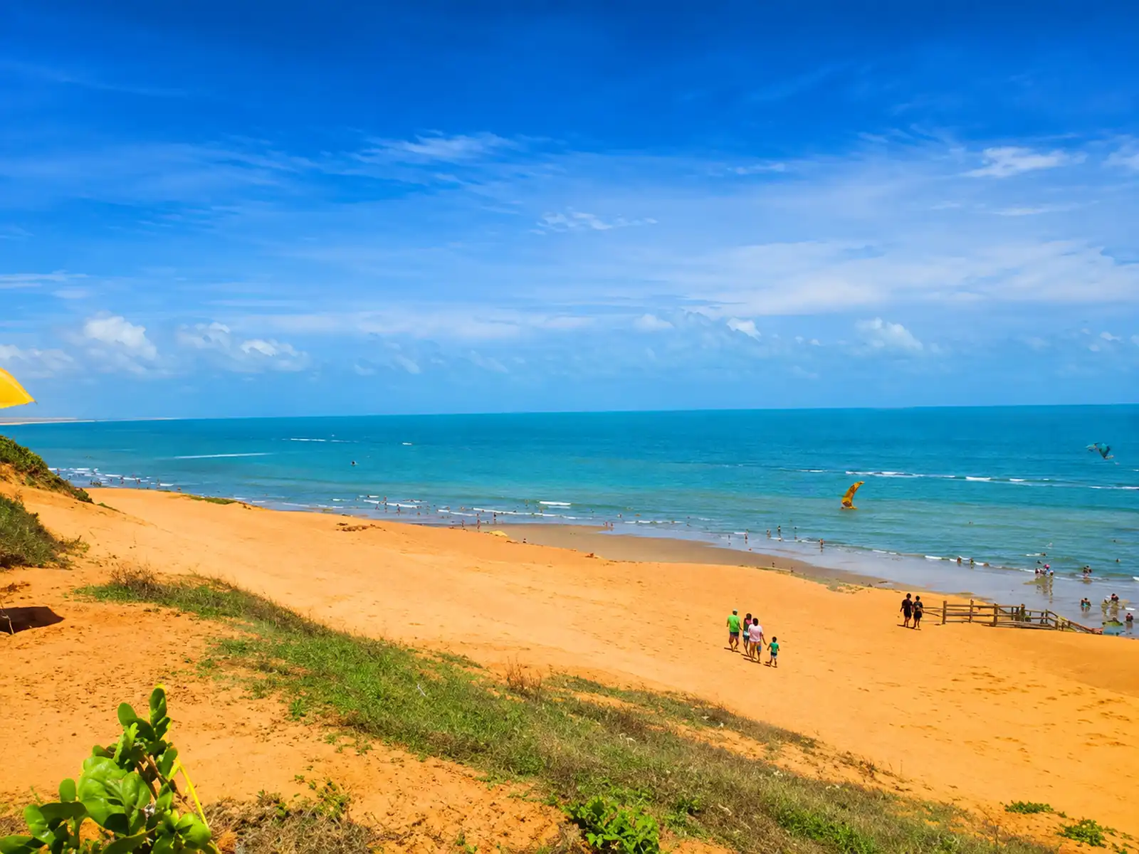 Praia de Canoa Quebrada e falésias vermelhas a uma curta caminhada do hotel